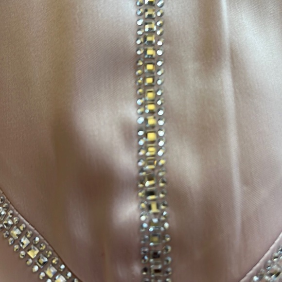 Sweet touch satin mini dress - Picture 3 of 5